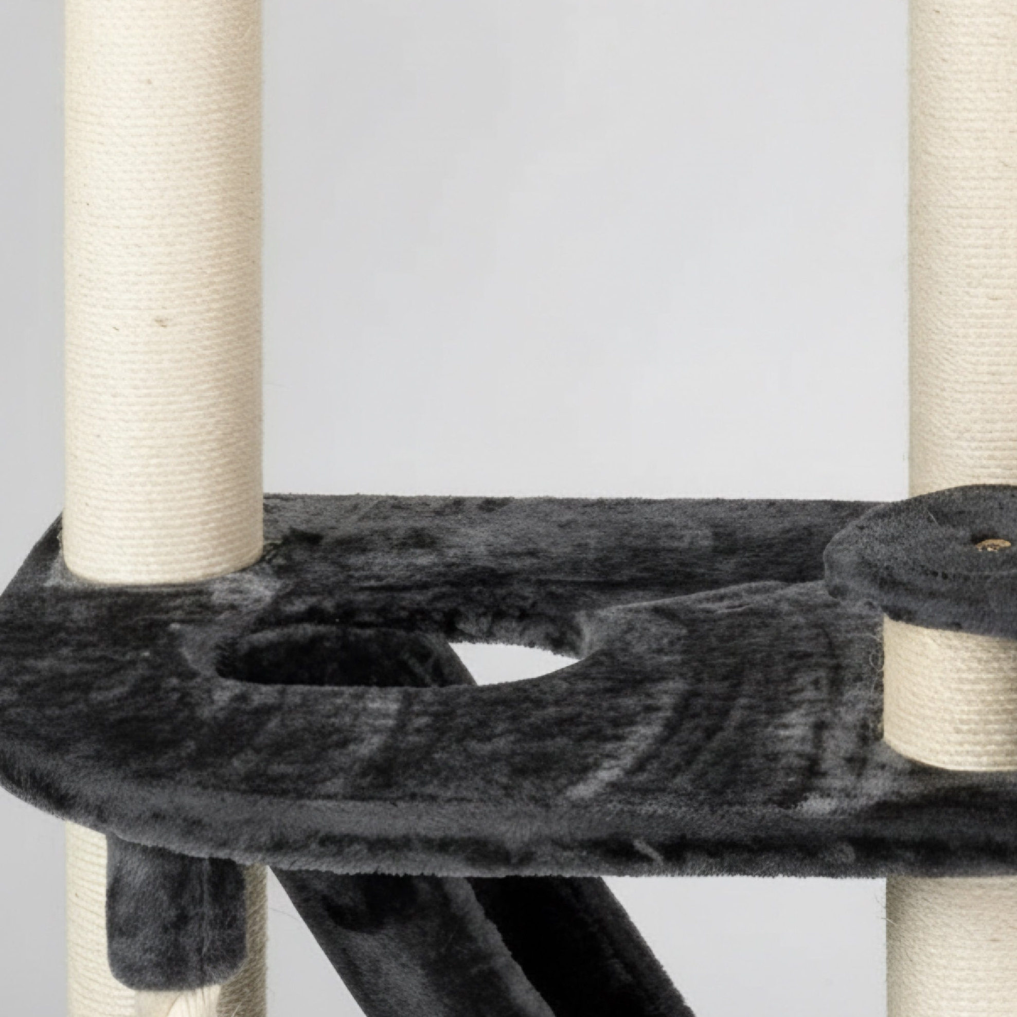 Lielas šķirnes kaķu koks Kilimandjaro de Luxe