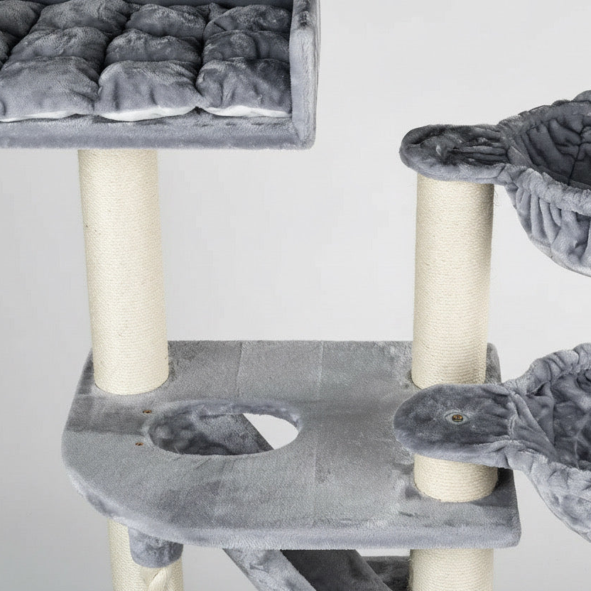 Lielas šķirnes kaķu koks Kilimandjaro de Luxe